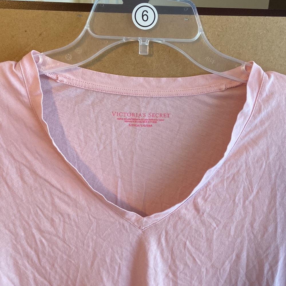 Victoria’s Secret v-neck pajama short sleeve top S - Picture 3 of 6